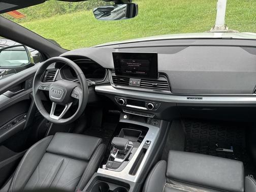 2024 Audi Q5 45 S line Premium