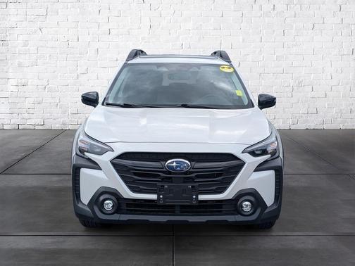 Crystal White Pearl 2025 Subaru Outback Onyx Edition