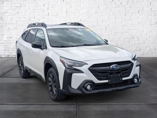 Crystal White Pearl 2025 Subaru Outback Onyx Edition