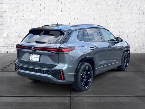 2025 Volkswagen Tiguan 2.0T SE R-Line Black