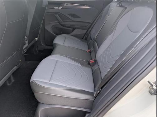 Sandstone 2026 Volkswagen Tiguan 2.0T SE R-Line Black