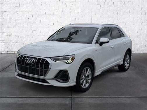2025 Audi Q3 Premium 45 TFSI S line quattro Tiptronic