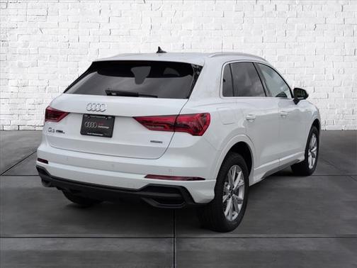2025 Audi Q3 Premium 45 TFSI S line quattro Tiptronic