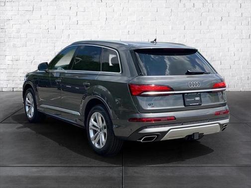 2025 Audi Q7 55 Premium Plus