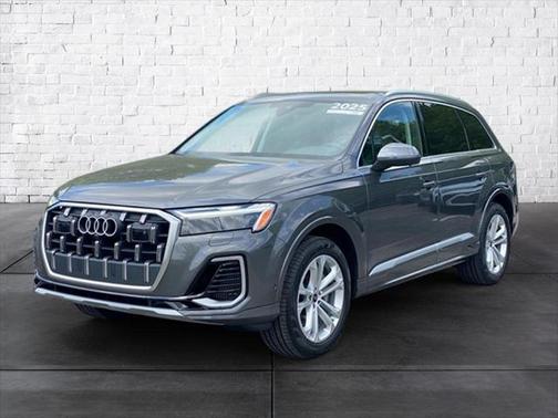 2025 Audi Q7 55 Premium Plus