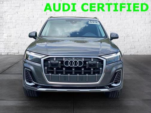 2025 Audi Q7 55 Premium Plus