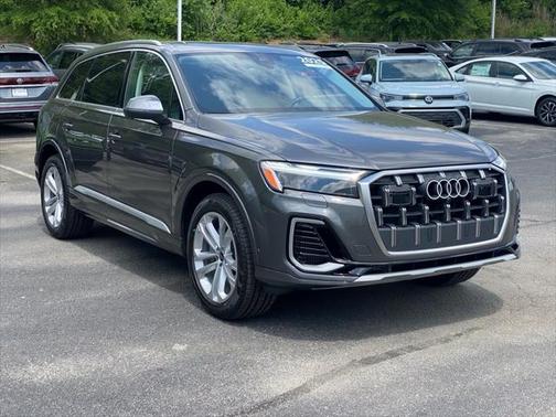 2025 Audi Q7 55 Premium Plus
