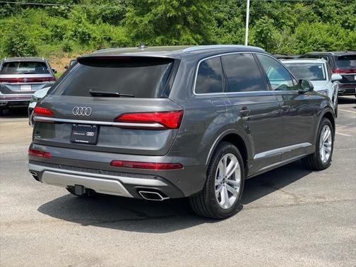 2025 Audi Q7 55 Premium Plus