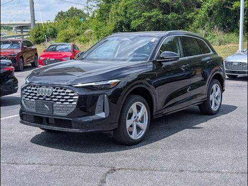 Mythos Black Metallic 2026 Audi Q5 Premium Plus TFSI quattro S tronic