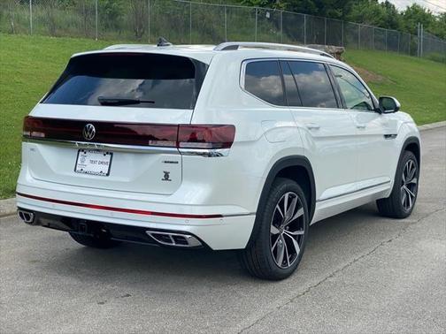 2025 Volkswagen Atlas 2.0T SEL Premium R-Line 4MOTION