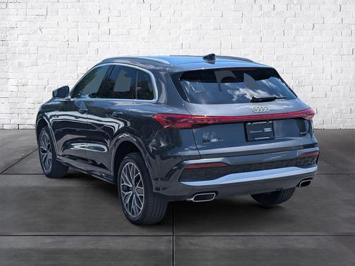 Tambora Gray Metallic 2025 Audi Q5 Premium Plus TFSI quattro S tronic