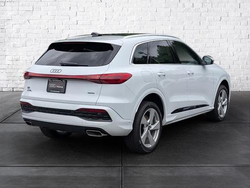 2025 Audi Q5 Premium Plus