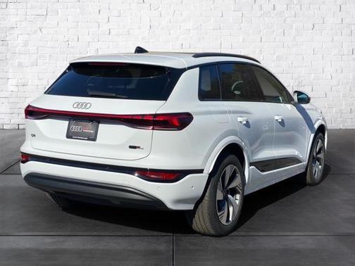 2025 Audi Q6 e-tron Premium Plus quattro