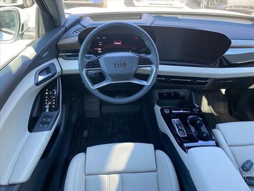 2025 Audi Q6 e-tron Premium Plus quattro