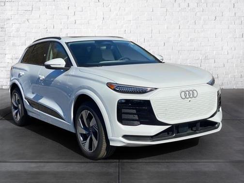 2025 Audi Q6 e-tron Premium Plus quattro