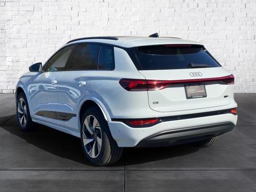 2025 Audi Q6 e-tron Premium Plus quattro