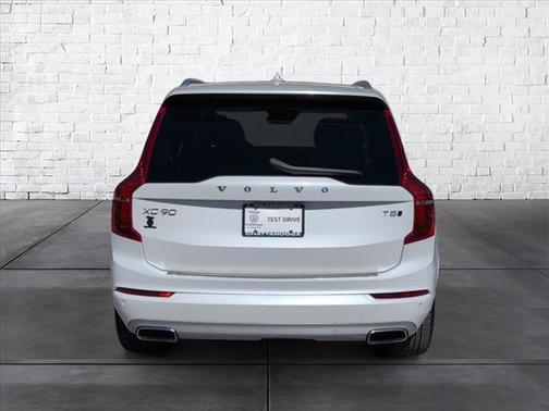 2020 Volvo XC90 T5 Momentum