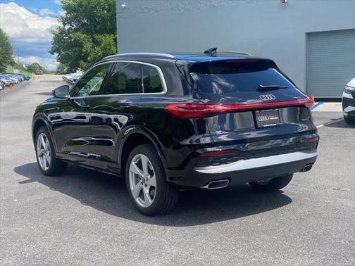 2025 Audi Q5 Premium Plus