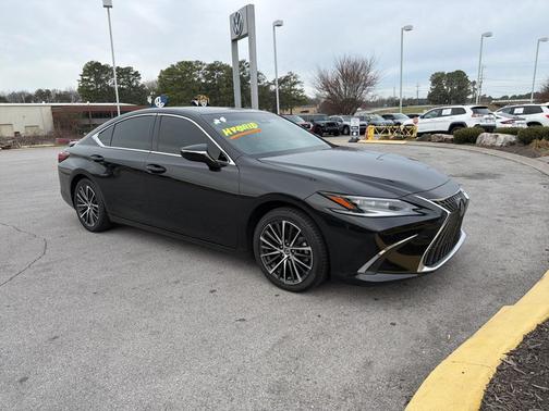 2024 Lexus ES 300h Base