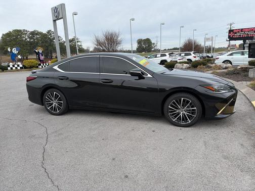 2024 Lexus ES 300h Base