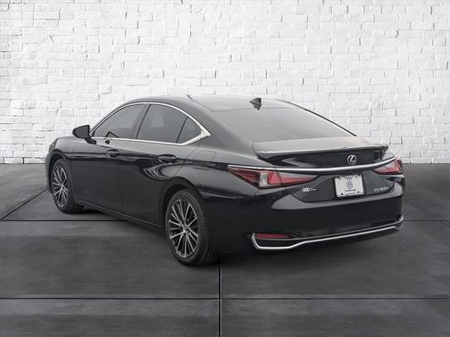 2024 Lexus ES 300h Base