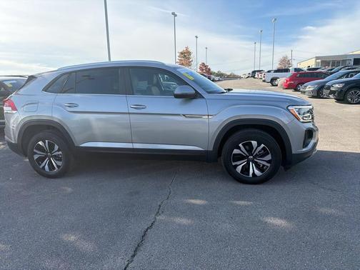 2025 Volkswagen Atlas Cross Sport 2.0T SE