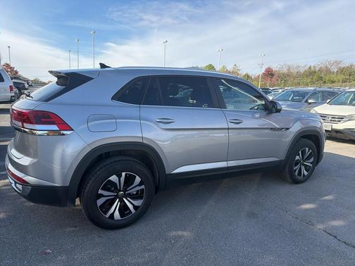 2025 Volkswagen Atlas Cross Sport 2.0T SE