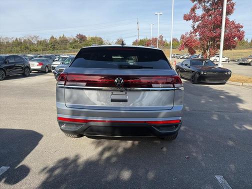 2025 Volkswagen Atlas Cross Sport 2.0T SE