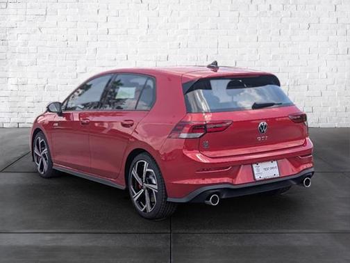 2025 Volkswagen Golf GTI 2.0T SE DSG