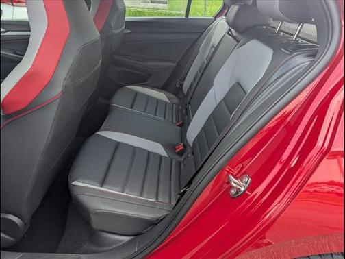 2025 Volkswagen Golf GTI 2.0T SE DSG