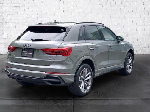 2025 Audi Q3 Premium 45 TFSI S line quattro Tiptronic
