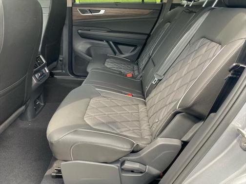 2025 Volkswagen Atlas 2.0T SEL Premium R-Line 4MOTION