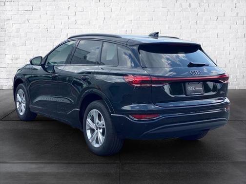 2025 Audi Q6 e-tron Premium Plus