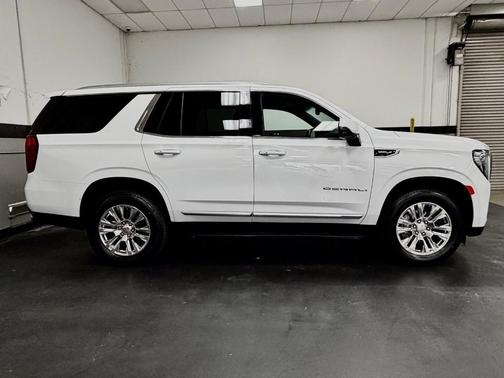 Summit White 2023 GMC Yukon Denali