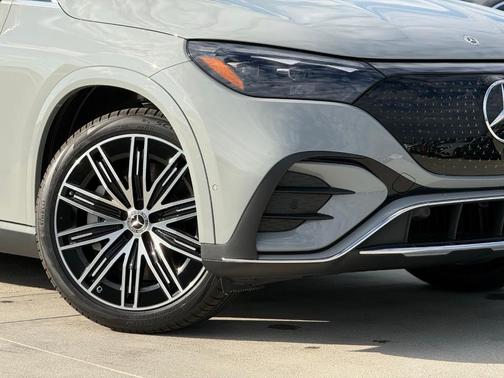 2026 Mercedes-Benz EQE 320 Base 4MATIC