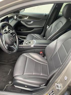 10 25 CENTER DIS 2019 Mercedes-Benz C-Class C 300