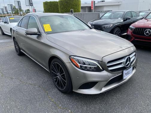 10 25 CENTER DIS 2019 Mercedes-Benz C-Class C 300