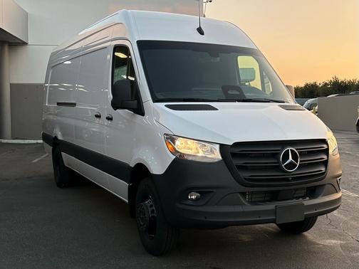 2025 Mercedes-Benz Sprinter 3500 170 WB High Roof Extended Cargo