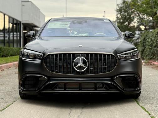 2026 Mercedes-Benz AMG S 63 E Base