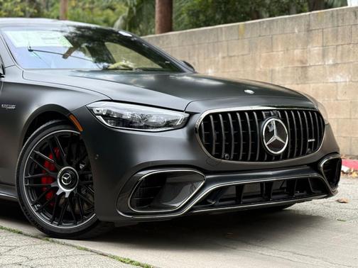 2026 Mercedes-Benz AMG S 63 E Base