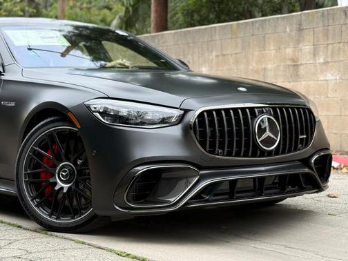 2026 Mercedes-Benz AMG S 63 E Base