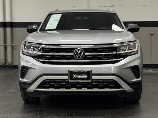 Pyrite Silver Metallic 2022 Volkswagen Atlas Cross Sport 3.6L V6 SE w/Technology