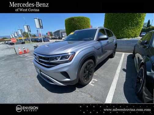 Pyrite Silver Metallic 2022 Volkswagen Atlas Cross Sport 3.6L V6 SE w/Technology