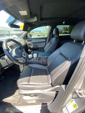 Pyrite Silver Metallic 2022 Volkswagen Atlas Cross Sport 3.6L V6 SE w/Technology