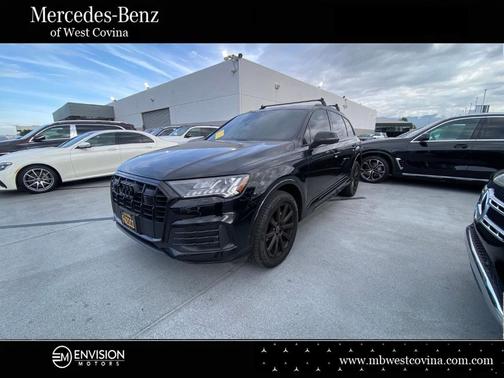 Mythos Black Metallic 2023 Audi Q7 45 Premium Plus