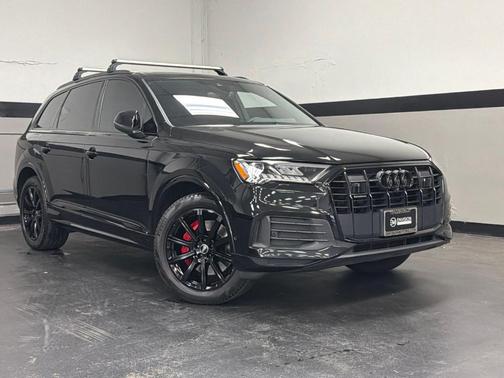 Mythos Black Metallic 2023 Audi Q7 45 Premium Plus