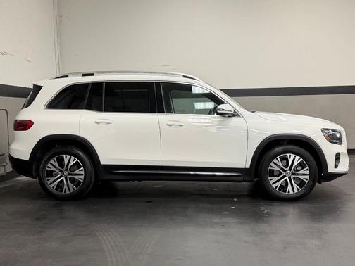 Polar White 2026 Mercedes-Benz GLB 250 Base
