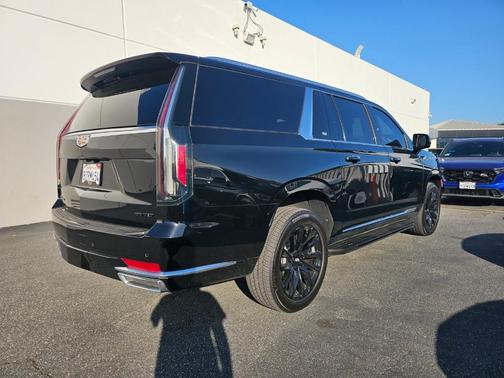 2022 Cadillac Escalade ESV Luxury