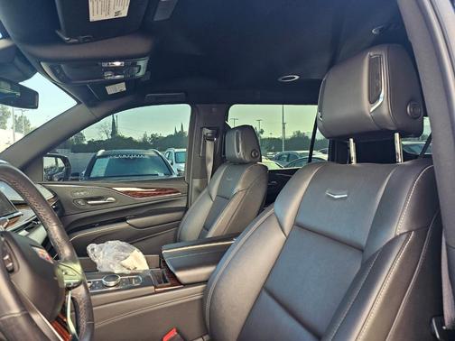 2022 Cadillac Escalade ESV Luxury