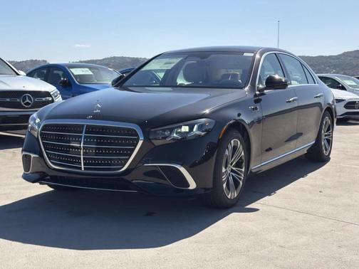 Black 2027 Mercedes-Benz S-Class 500